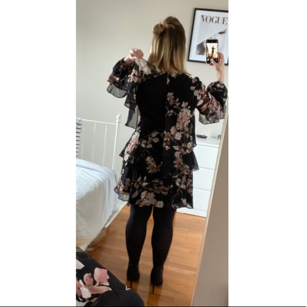 Taylor flowery ruffled dress - Picture 3 of 7